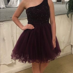 short burgundy prom dress